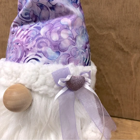 Pretty Purple Gnome Hearts Spring Easter Valentines Batik Mauve Lavender Pearls - Picture 2 of 5